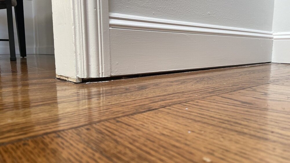 floor gaps inside home signaling repair